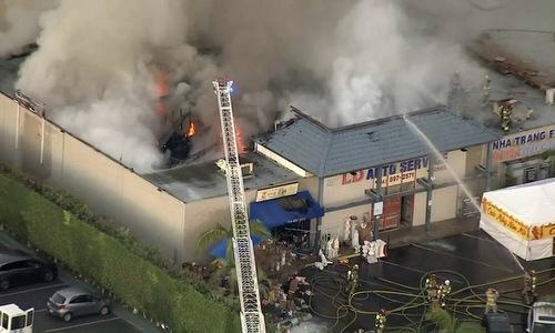 Cháy thương xá Phước Lộc Thọ của người Việt ở Mỹ