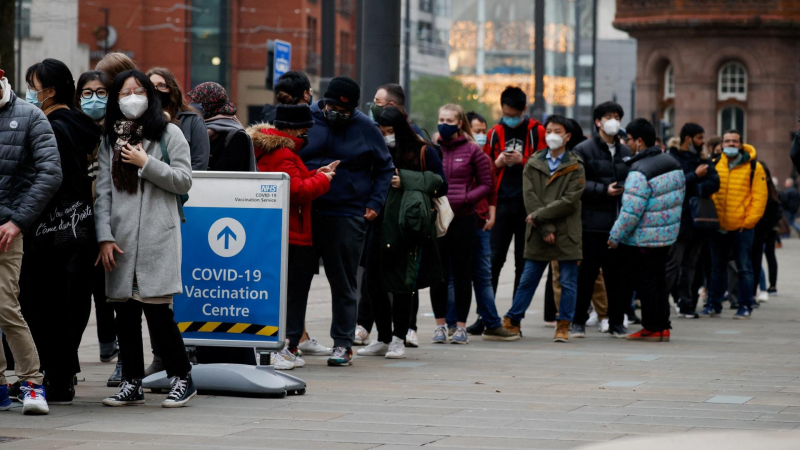 WHO báo động biến thể Omicron lan nhanh chưa từng thấy