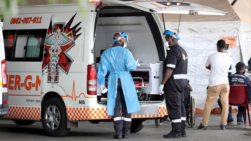 WHO họp khẩn đánh giá nguy cơ từ biến thể mới lan nhanh tại Nam Phi - ảnh 1