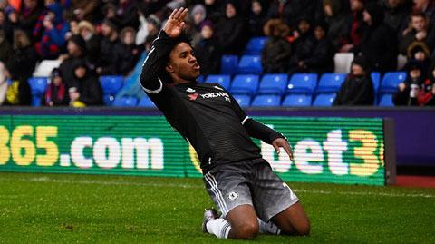 Willian tỏa sáng, Chelsea vùi dập Crystal Palace 3-0
