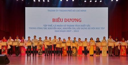 “Mỗi cá nhân lựa chọn cho mình một hình thức học tập phù hợp”