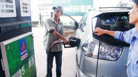 Xăng giảm 221 đồng/lít từ 15h hôm nay