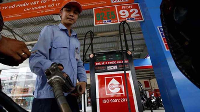 Xăng giảm giá gần 1.500 đồng/lít từ 15 giờ chiều nay