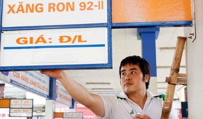 Xăng tăng 150 đồng/lít