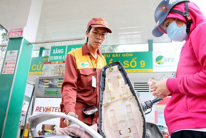 Xăng và tỷ giá sẽ đẩy lạm phát vượt 4%