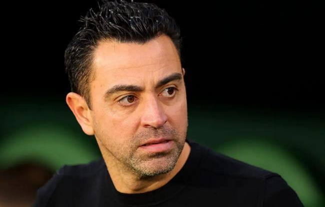 Xavi kêu gọi CĐV Barca kiên nhẫn hơn