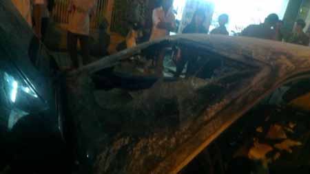 Xe BMW bốc cháy khi đang chạy