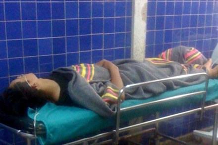 Xe chở dầu đâm vào vách núi, 2 người chết