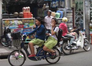 Xe đạp điện “nhái” tràn ngập thị trường