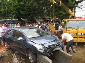 “Xe điên” đâm liên tiếp giữa Hà Nội