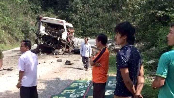 Xe khách chở người Việt nổ tung tại Lào, 9 người chết 