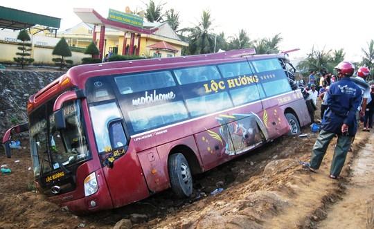 CSGT tỉnh Ph&uacute; Y&ecirc;n đang x&aacute;c định nguy&ecirc;n nh&acirc;n g&acirc;y tai nạn