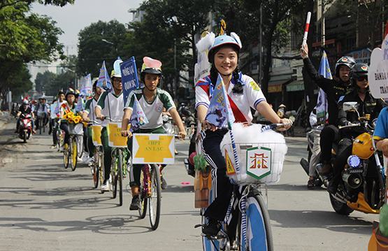 Tưng bừng ngày hội văn hóa giao thông