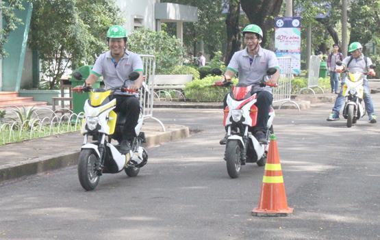 Sinh viên ĐH Bách khoa TP.HCM được đi xe máy điện miễn phí