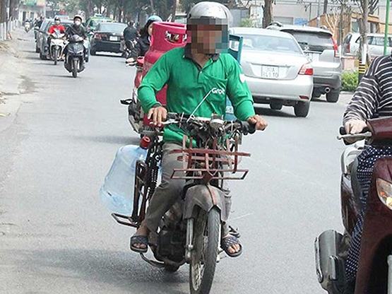 Hà Nội “mạnh tay” với xe máy cũ nát