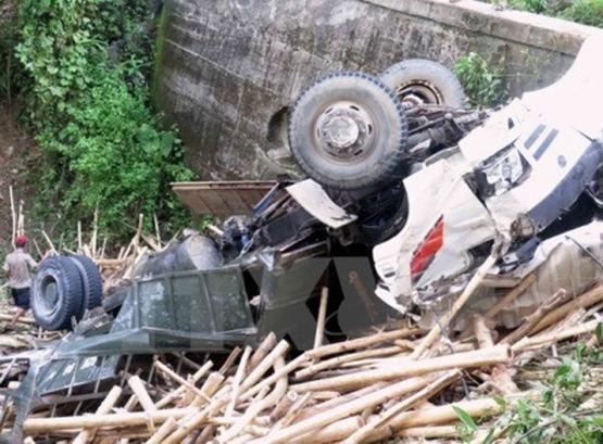 Xe hết hạn sử dụng gặp nạn, 4 người tử vong