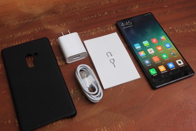 Xiaomi Mi Mix về Việt Nam với giá từ 18 triệu đồng