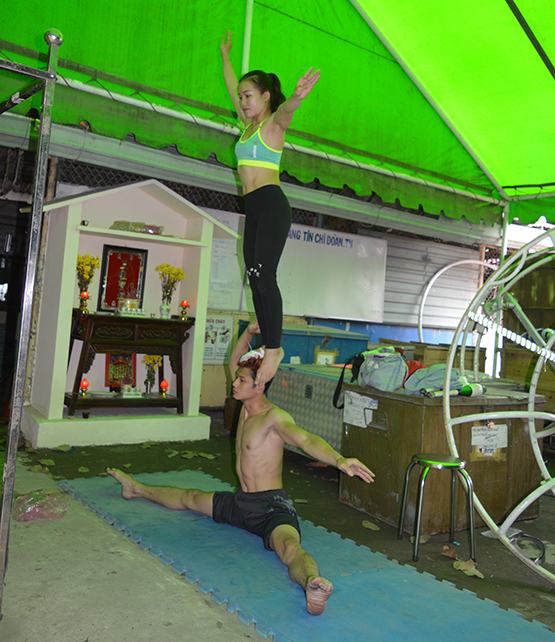 Gian nan nghề xiếc: Kỳ 1: Sinh nghề tử nghiệp