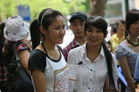 Xóa tình trạng không được đi học vì không có tiền đóng học phí