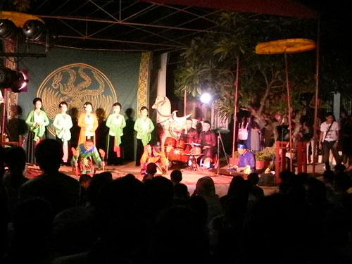 Hành trình níu giữ văn hóa xưa