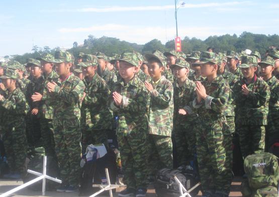 142 học sinh học làm chiến sĩ hải quân