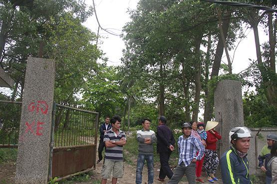 Đà Nẵng: Dân bức xúc vì bị chặn lối ra biển