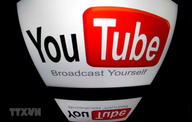 Biểu tượng Youtube trên màn hình máy tính bảng. (Ảnh: AFP/TTXVN)