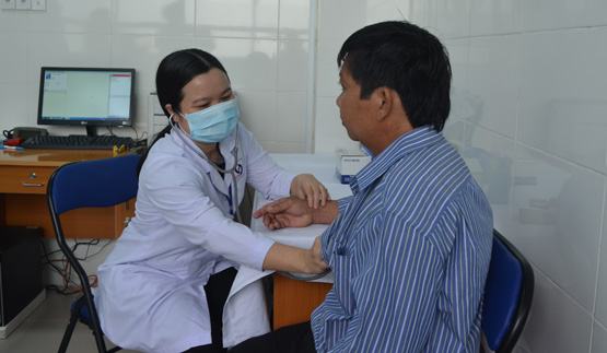 Khám chữa bệnh BHYT: BHXH nợ các cơ sở y tế 555,9 tỷ đồng