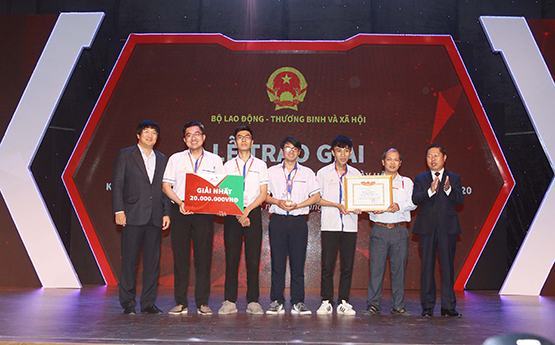 Cuộc thi ý tưởng khởi nghiệp 2020: Máy đo thân nhiệt và rửa tay tự động đoạt giải nhất