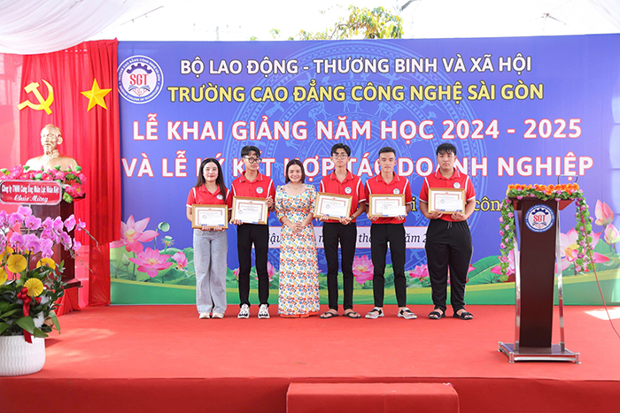 Trường Cao đẳng Công nghệ Sài Gòn khai giảng năm học mới