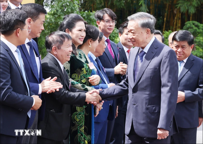 Tổng Bí thư, Chủ tịch nước Tô Lâm tiếp đoàn đại biểu Hiệp hội Doanh nghiệp nhỏ và vừa Việt Nam