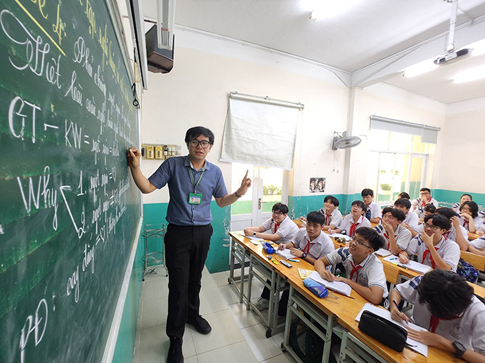 “Một ngày giỗ cha, ba ngày húp nước”