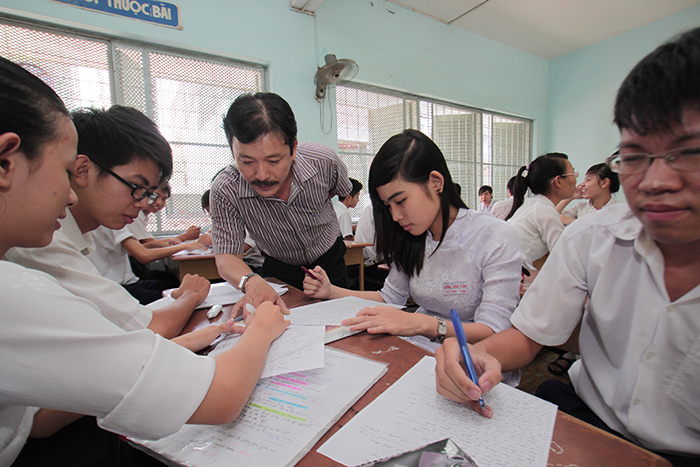 Ngành học điểm cao, ra trường lương thấp