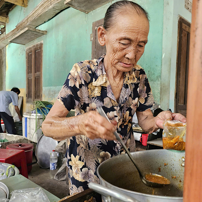 Giữ hồn mì Quảng Phú Chiêm