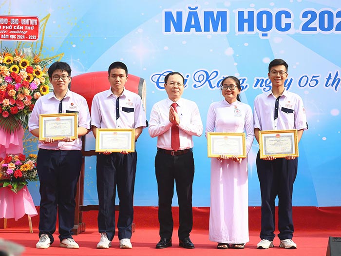 Cần Thơ bước vào năm học mới với quyết tâm mới