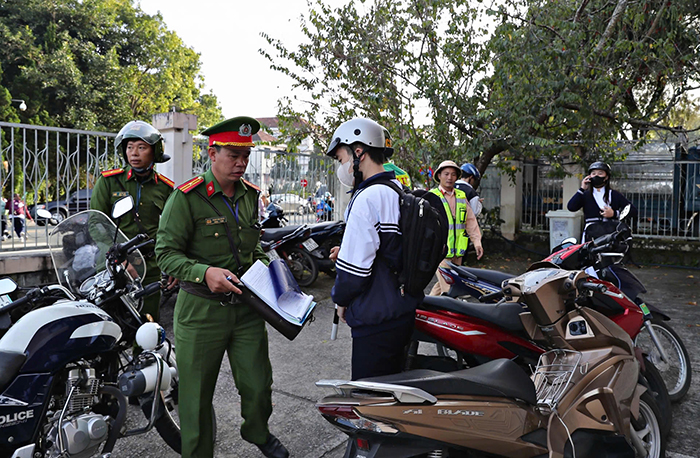 Lâm Đồng: Ra quân xử lý học sinh vi phạm an toàn giao thông