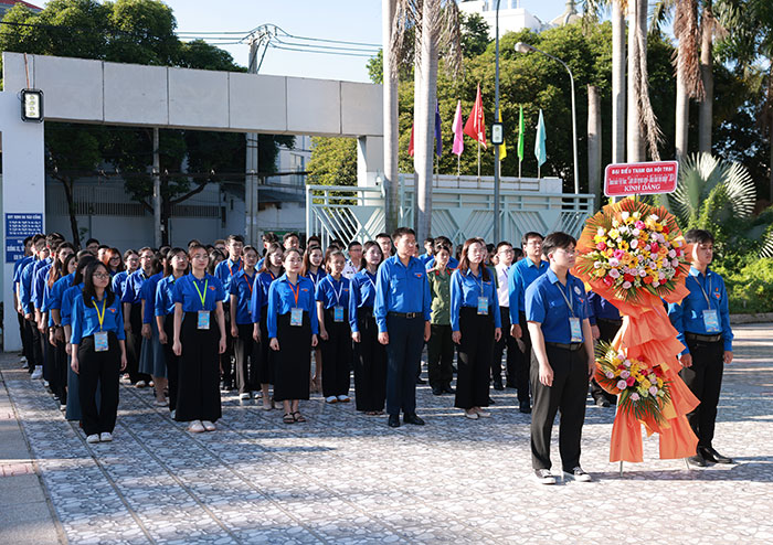 Thanh niên giao lưu ngoại ngữ tự tin hội nhập quốc tế