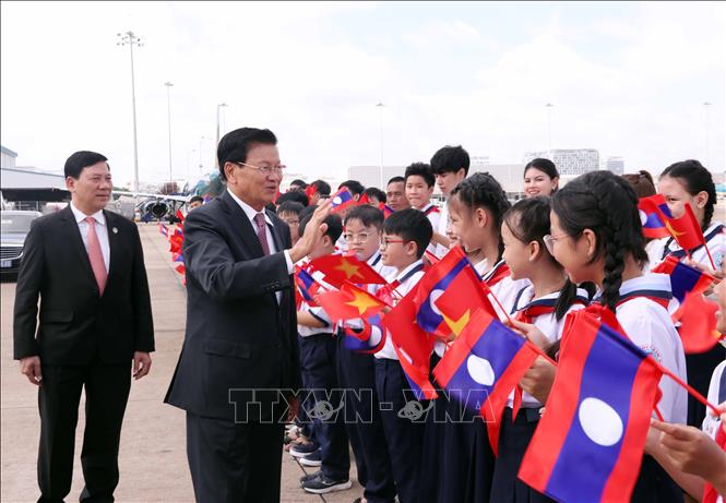 Tổng Bí thư, Chủ tịch nước Lào kết thúc tốt đẹp chuyến thăm Việt Nam