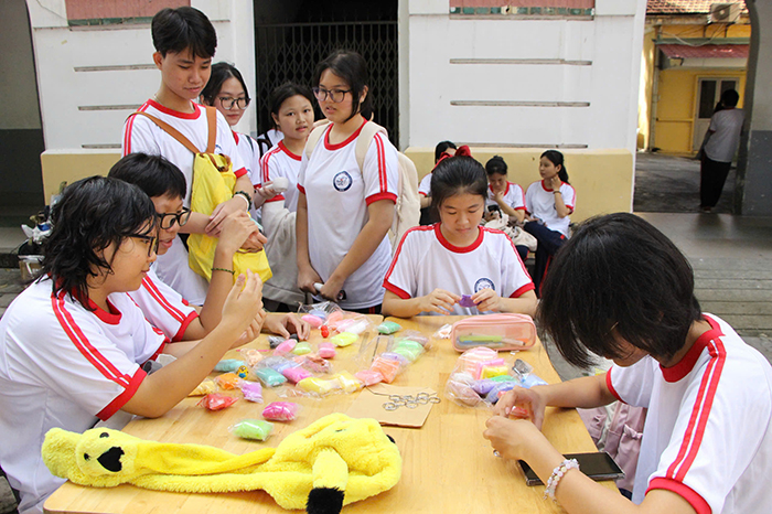 Trung tâm Tư vấn Đấu thầu và Hỗ trợ đầu tư TP.HCM: “Trường học sử dụng nguồn thu hợp pháp thì phải đấu thầu”