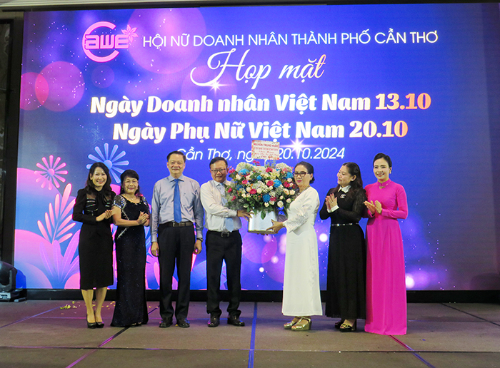 Cần Thơ: Nữ doanh nhân họp mặt Ngày Doanh nhân và Ngày Phụ nữ Việt Nam