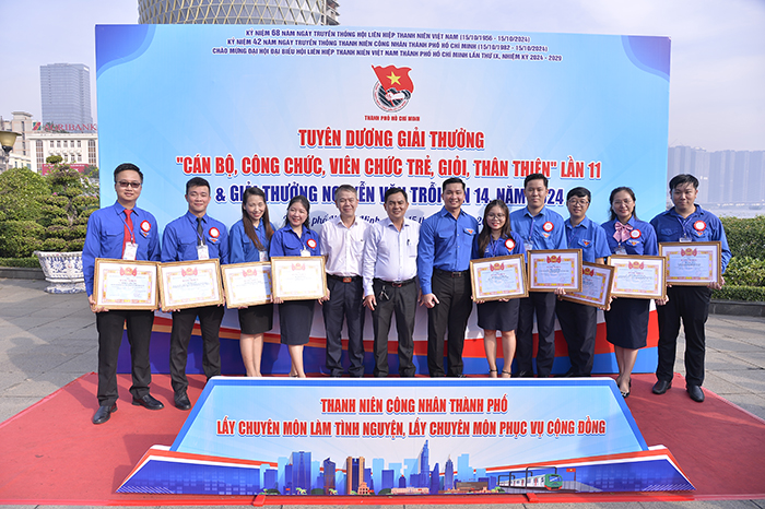 Tuyên dương cán bộ Đoàn trẻ giỏi