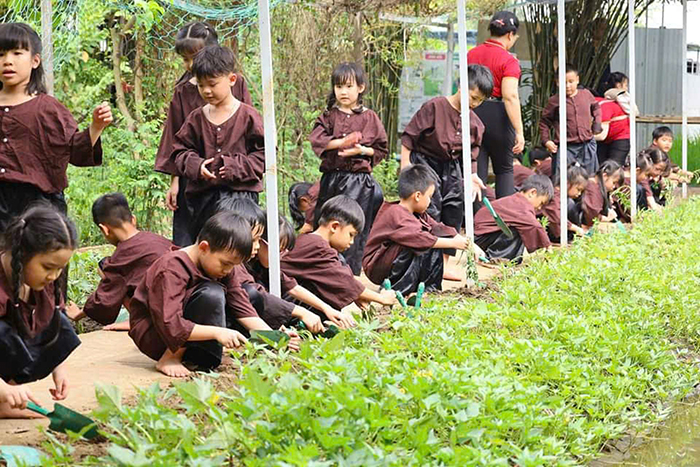 Tự chủ giáo dục cần phụ huynh “chia khó”