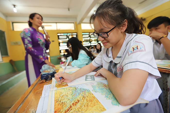 Trường học là nơi chuyển hóa con người toàn diện