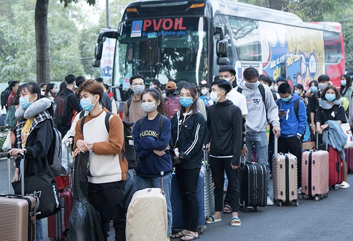 Đưa hàng ngàn sinh viên, người lao động về quê đón Tết