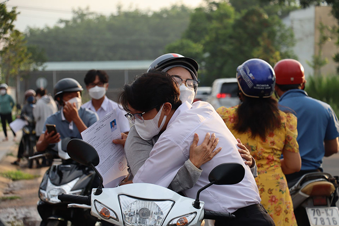 Ngày Xuân tản mạn về “Đưa con đi thi”
