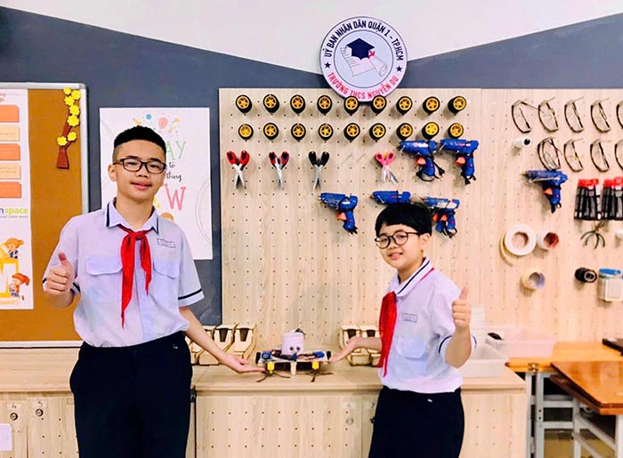 Hai anh em ruột đam mê nghiên cứu khoa học