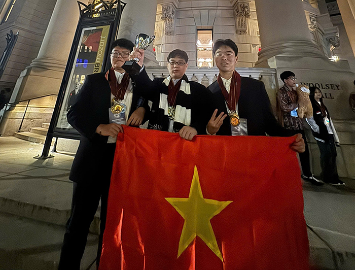 Thi thử không ngờ có giải thật