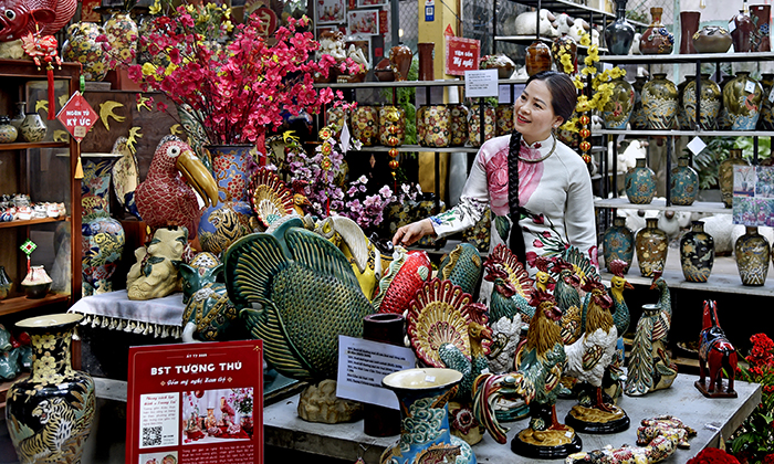 Giới trẻ khám phá, trải nghiệm tại Lễ hội Gốm xuân Nam bộ