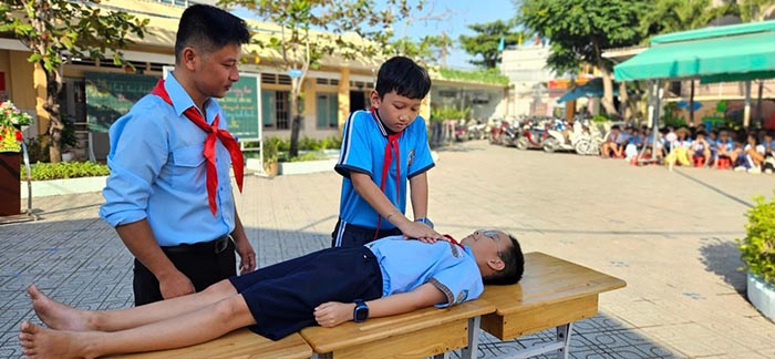 Vì một cái Tết an toàn cho học sinh