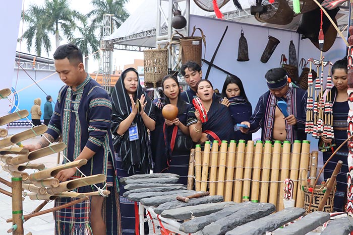 Bảo tồn và phát huy giá trị văn hóa các dân tộc Việt Nam